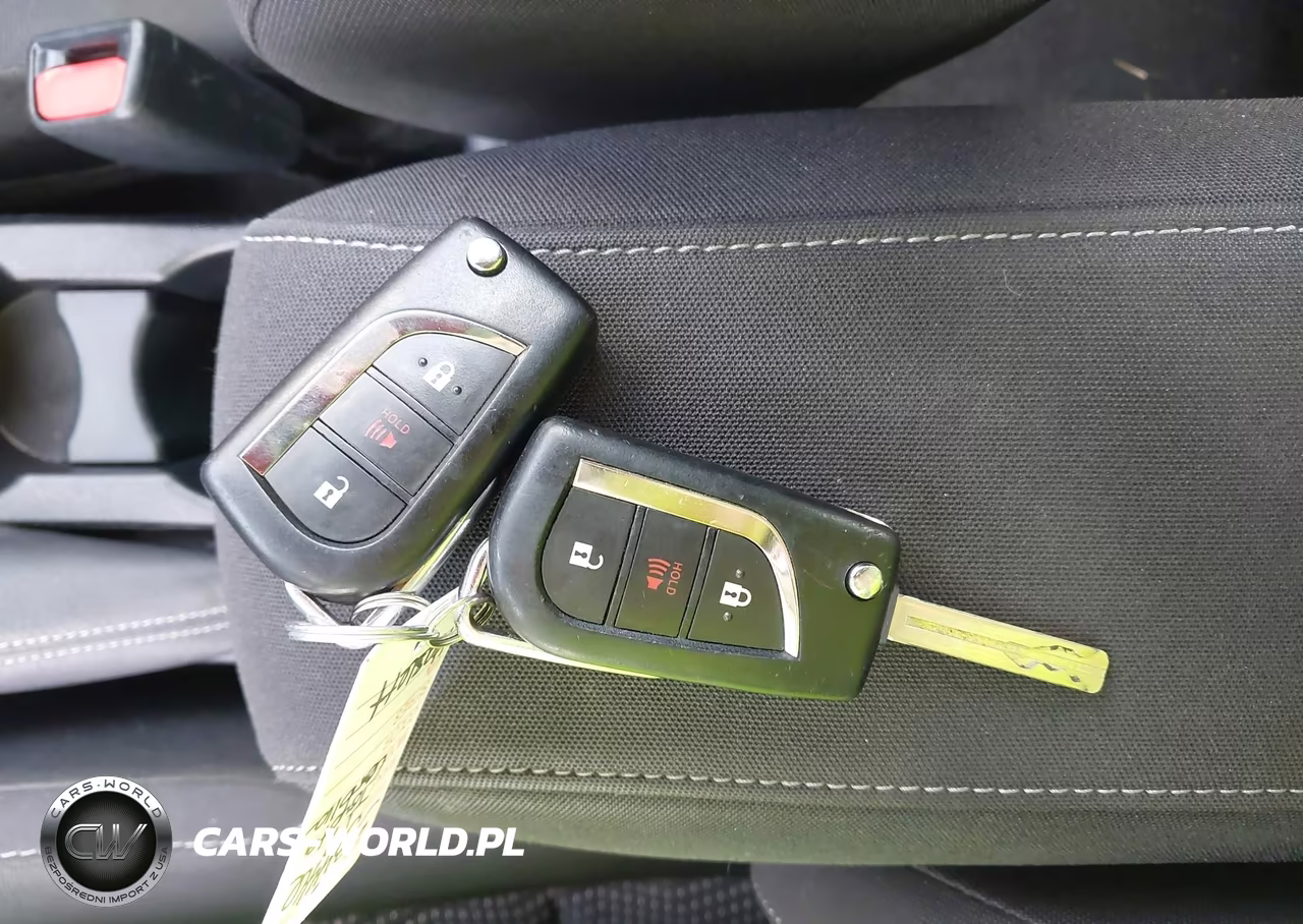 2017 Toyota Corolla Im VIN:JTNKARJE2HJ550905 - 11