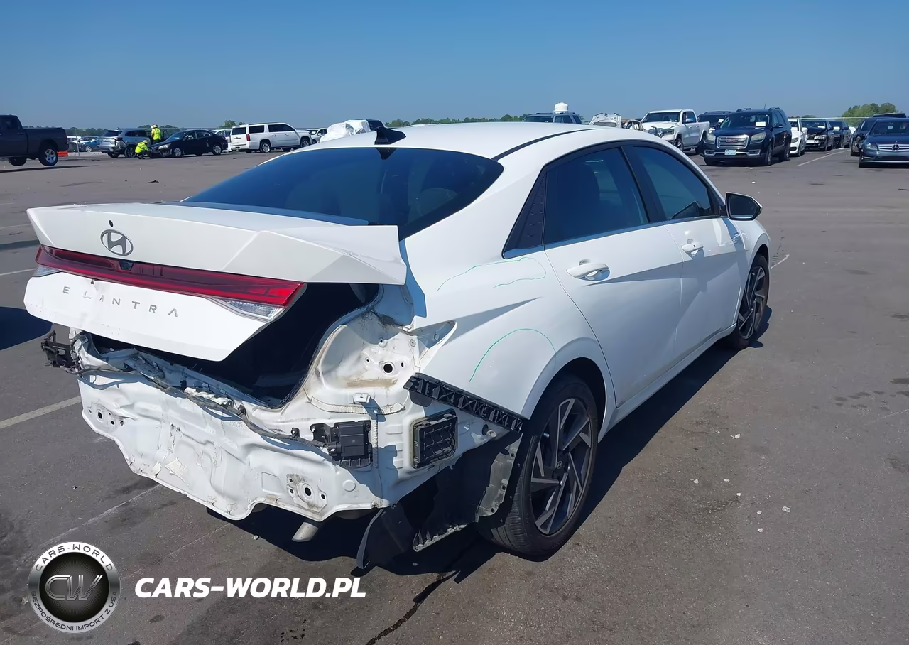 2024 Hyundai Elantra Sel VIN:KMHLS4DGXRU671036 - 4