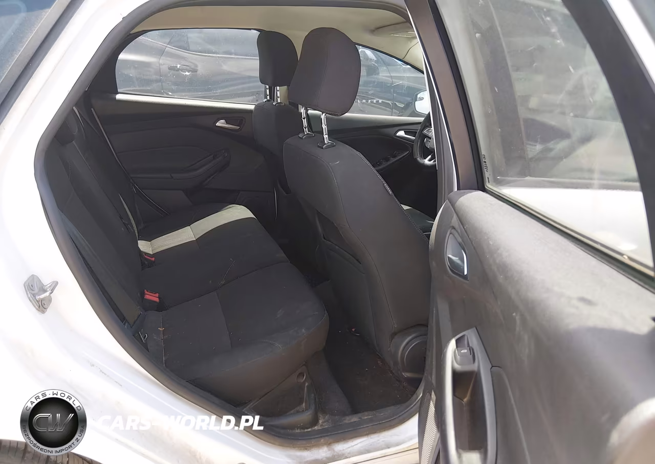 2016 Ford Focus Se VIN:1FADP3K23GL372296 - 8