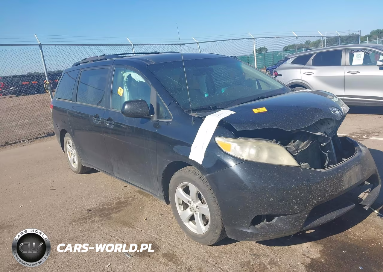 2011 Toyota Sienna Le V6 – zdjęcie 1 z 16