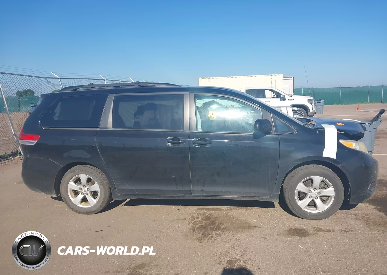 2011 Toyota Sienna Le V6 VIN:5TDKK3DC8BS079233 - 13
