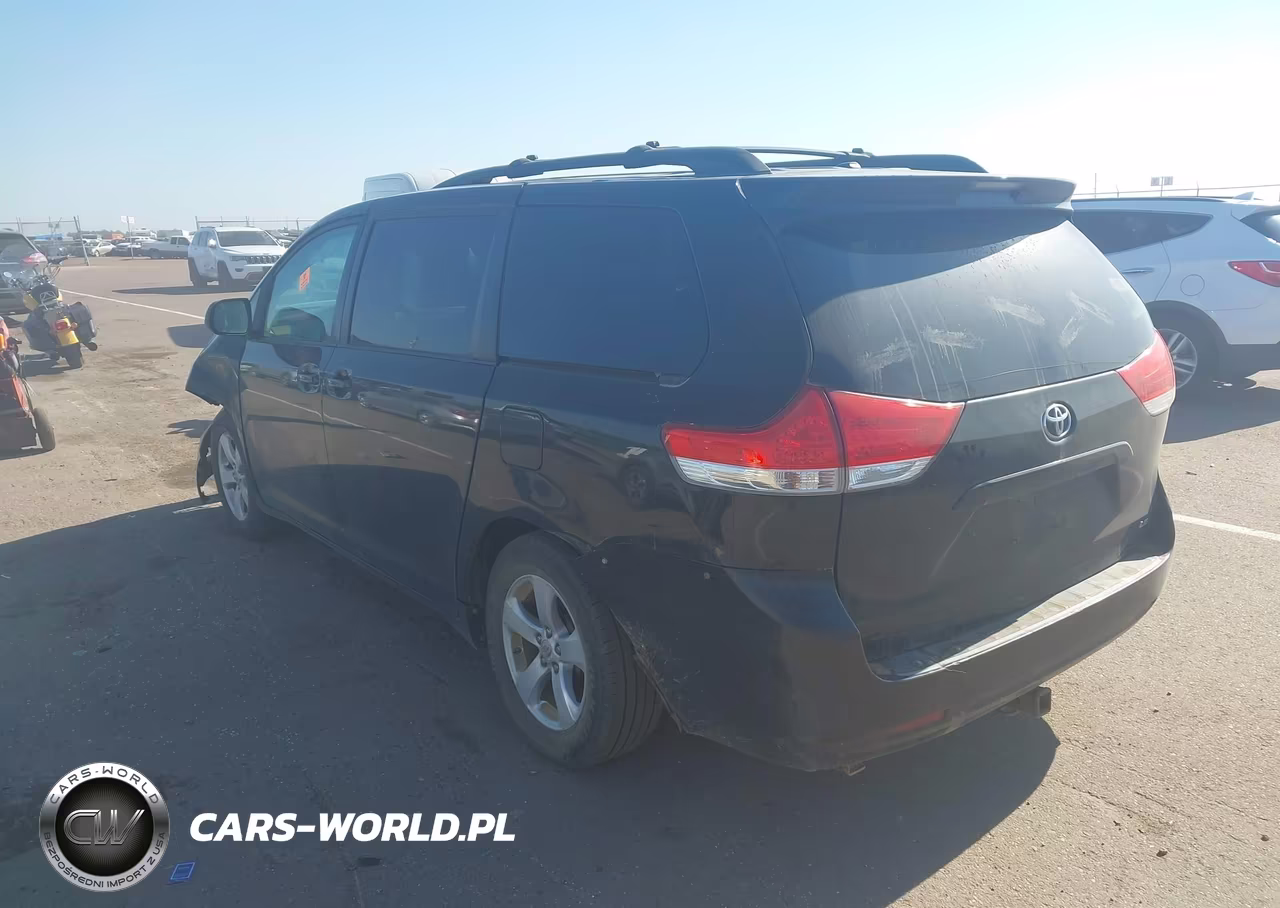 2011 Toyota Sienna Le V6 VIN:5TDKK3DC8BS079233 - 3
