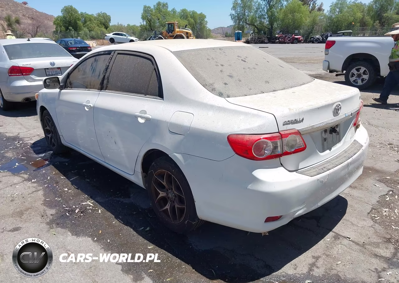 2013 Toyota Corolla Le VIN:5YFBU4EE1DP209493 - 3