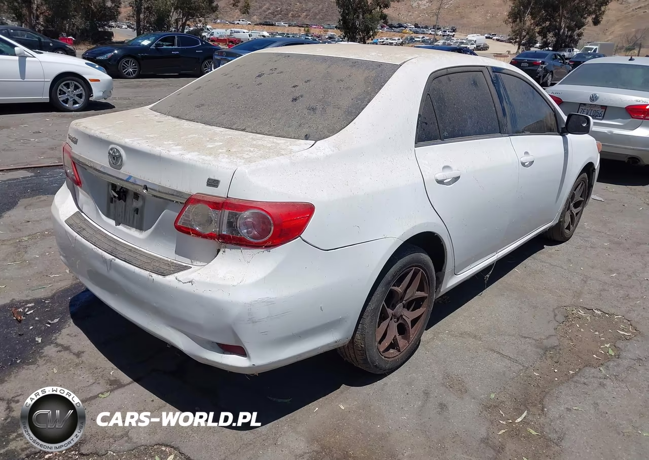 2013 Toyota Corolla Le VIN:5YFBU4EE1DP209493 - 4