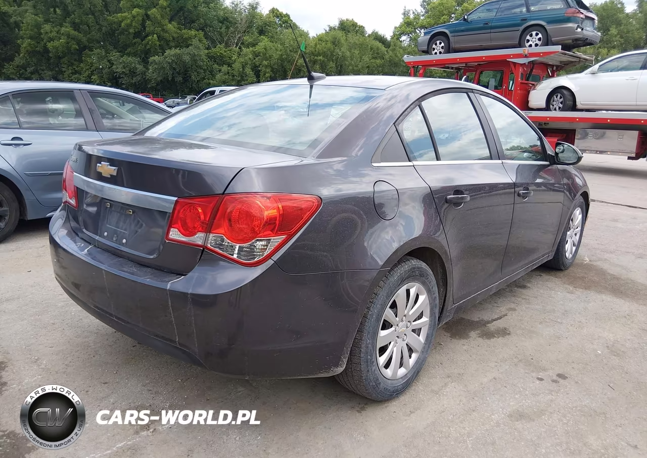 2011 Chevrolet Cruze Ls VIN:1G1PC5SH9B7104513 - 4