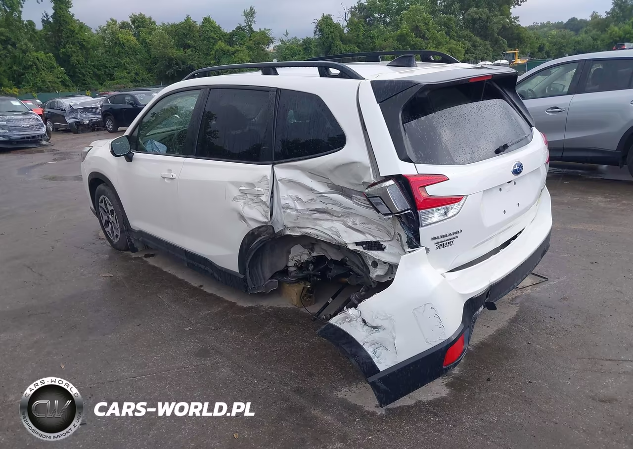 2024 Subaru Forester Premium VIN:JF2SKACC8RH472686 - 3