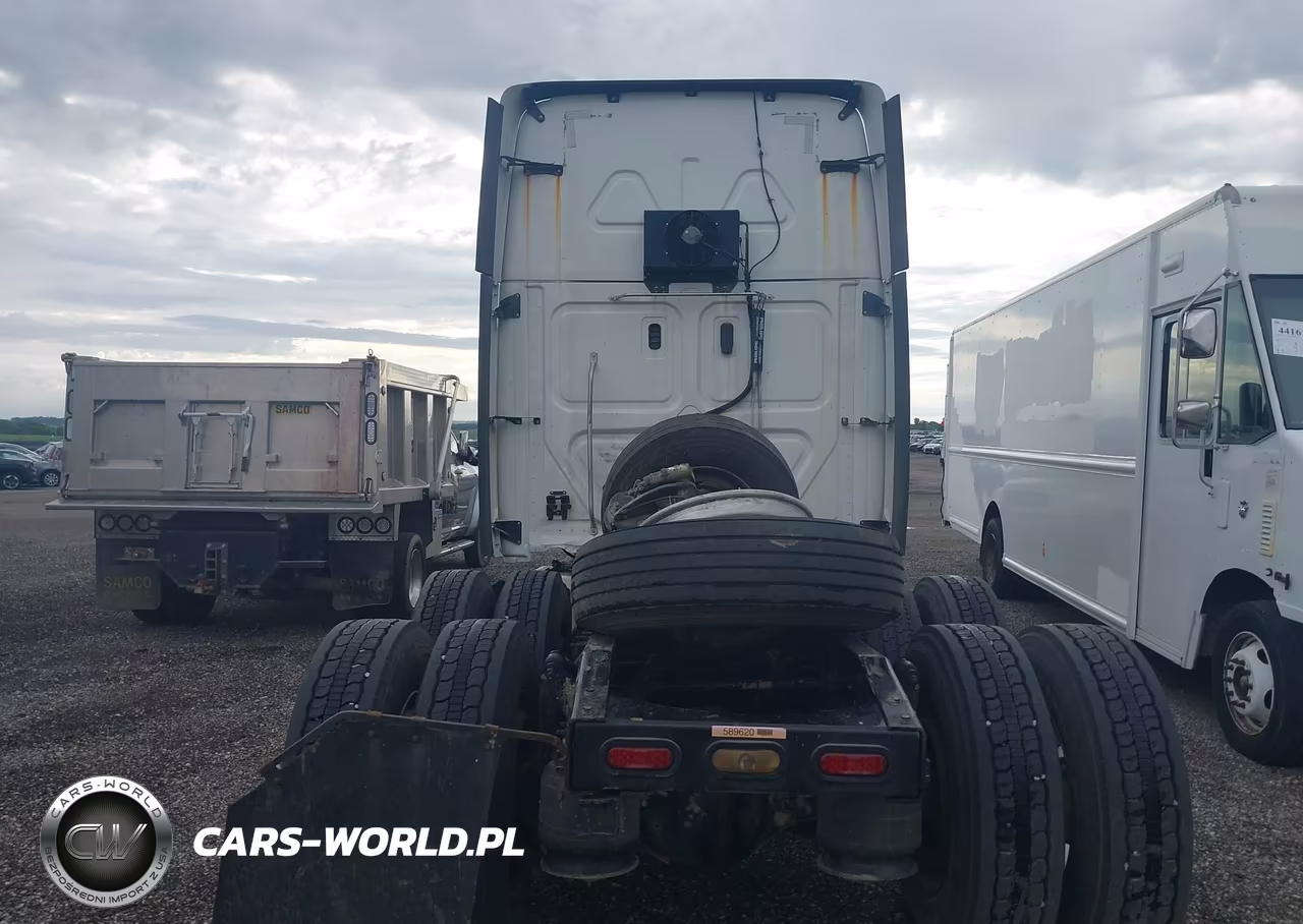 2019 Freightliner New Cascadia 126 VIN:1FUJHHDR2KLKL1545 - 17