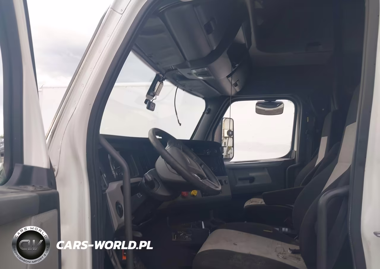 2019 Freightliner New Cascadia 126 VIN:1FUJHHDR2KLKL1545 - 7