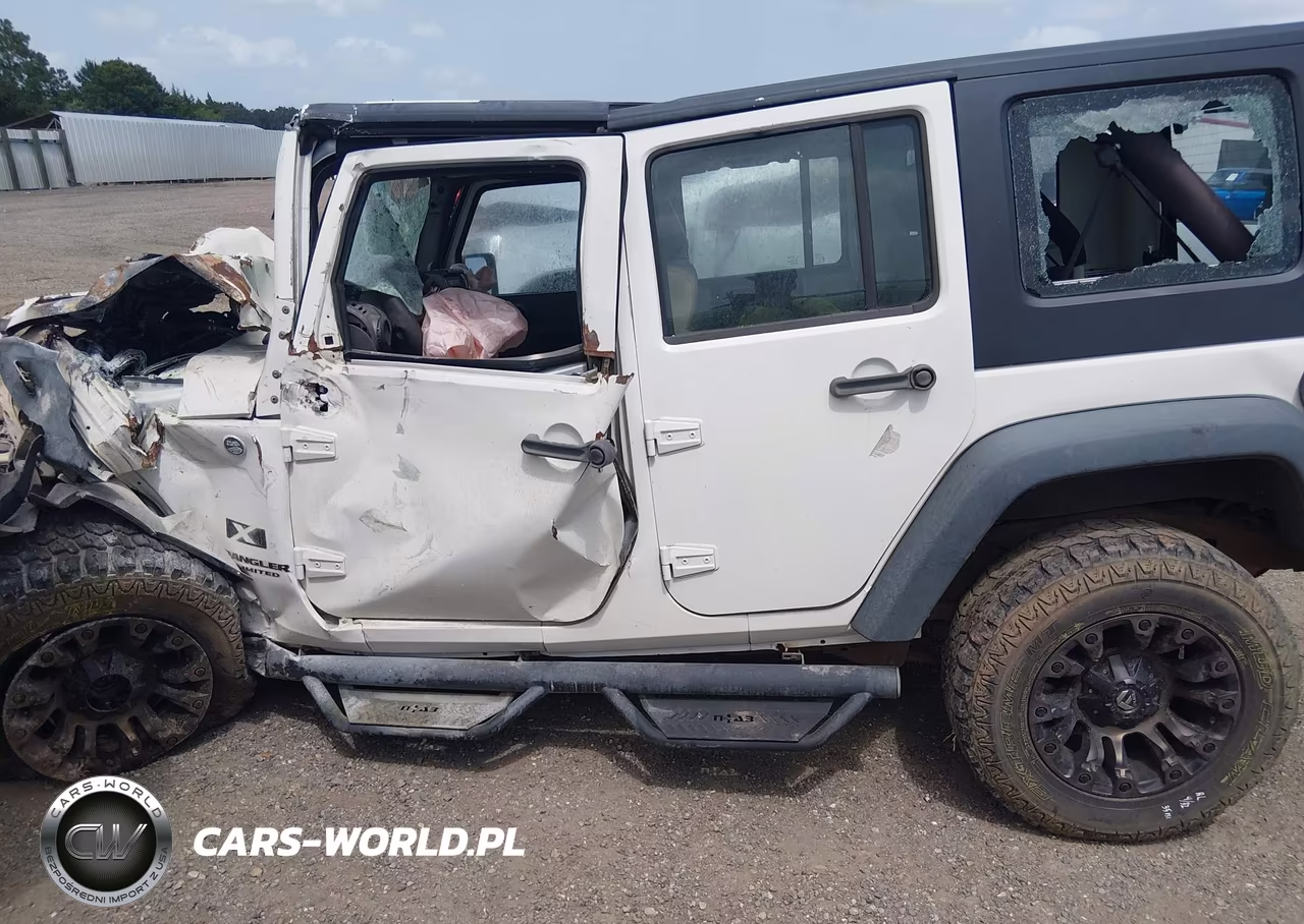 2009 Jeep Wrangler Unlimited X VIN:1J4GA39129L723377 - 13