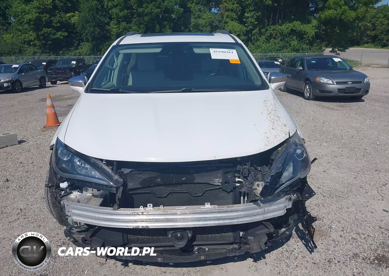 2018 Chrysler Pacifica Limited VIN:2C4RC1GG5JR139085 - 13