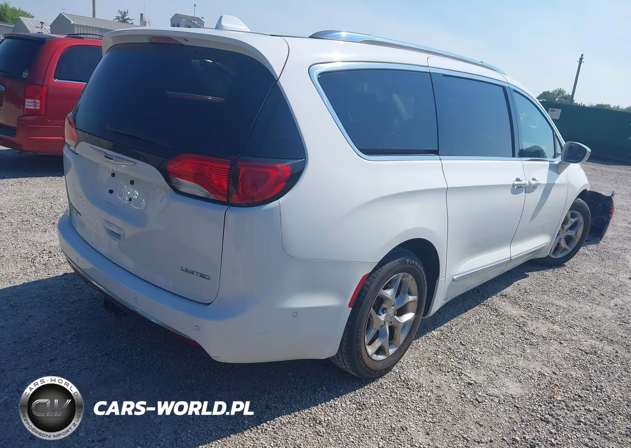 2018 Chrysler Pacifica Limited VIN:2C4RC1GG5JR139085 - 4