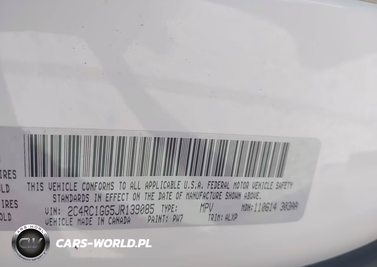 2018 Chrysler Pacifica Limited VIN:2C4RC1GG5JR139085 - 9