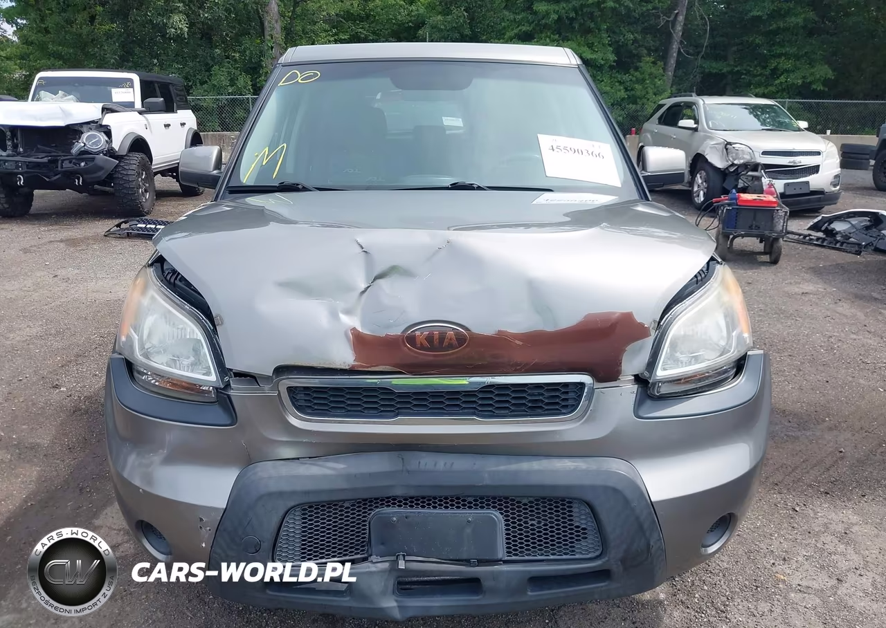 2011 Kia Soul + VIN:KNDJT2A22B7233170 - 12