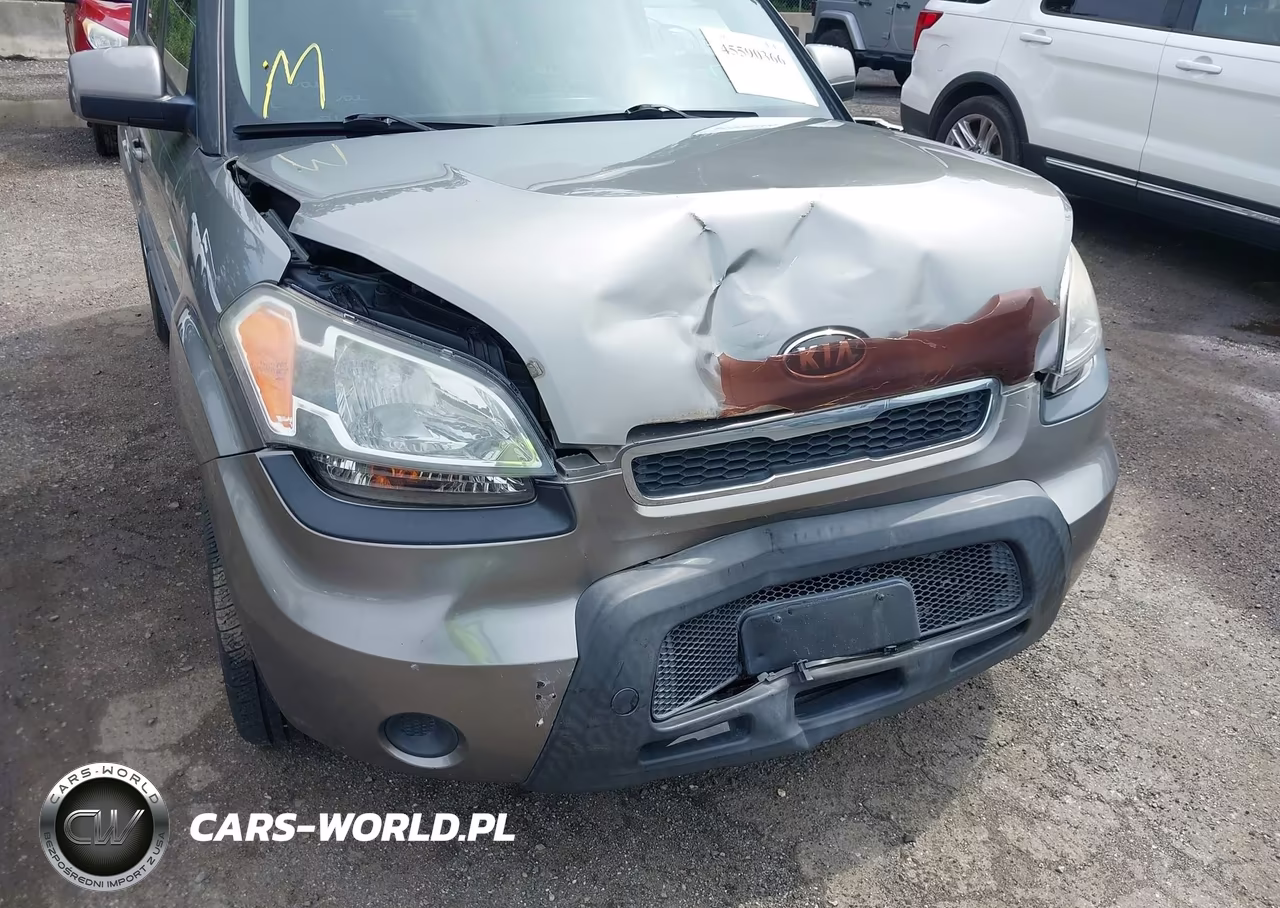 2011 Kia Soul + VIN:KNDJT2A22B7233170 - 6