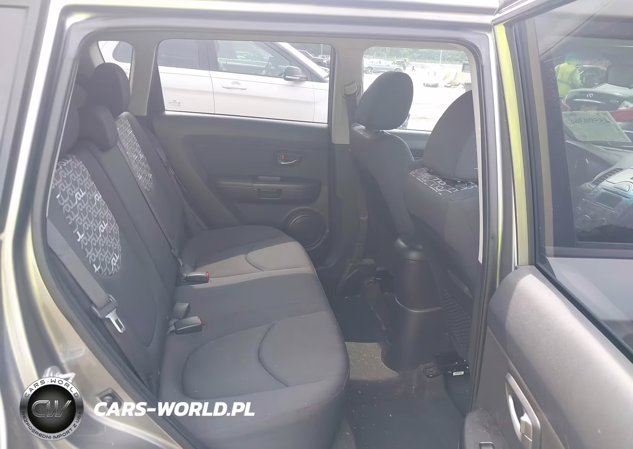 2011 Kia Soul + VIN:KNDJT2A22B7233170 - 8