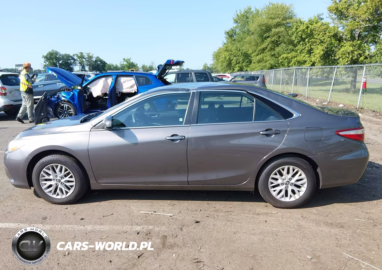 2017 Toyota Camry Le VIN:4T1BF1FK7HU324939 - 13