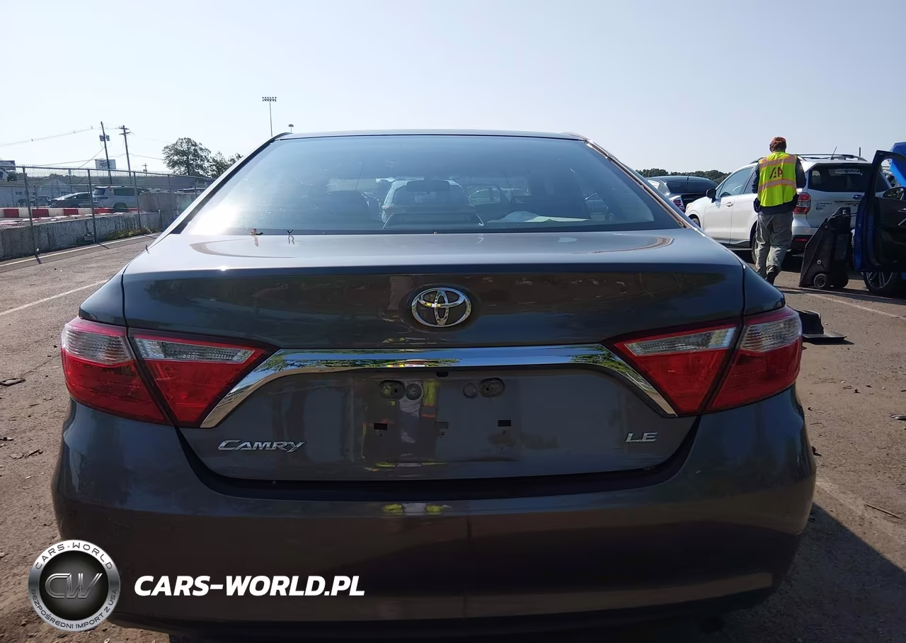 2017 Toyota Camry Le VIN:4T1BF1FK7HU324939 - 15