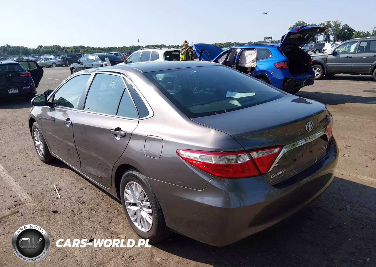 2017 Toyota Camry Le VIN:4T1BF1FK7HU324939 - 3