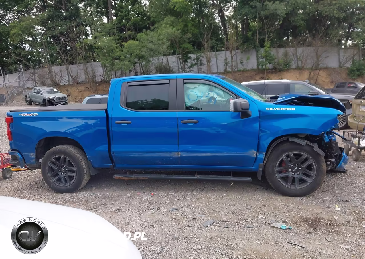 2022 Chevrolet Silverado 1500 4Wd Short Bed Custom VIN:1GCPDBEK4NZ638179 - 12
