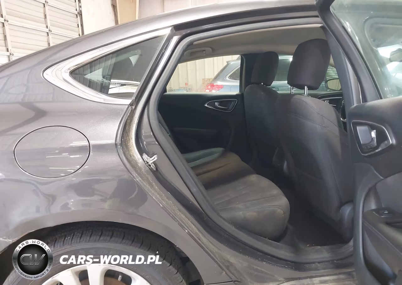 2015 Chrysler 200 Limited VIN:1C3CCCAB2FN633363 - 8