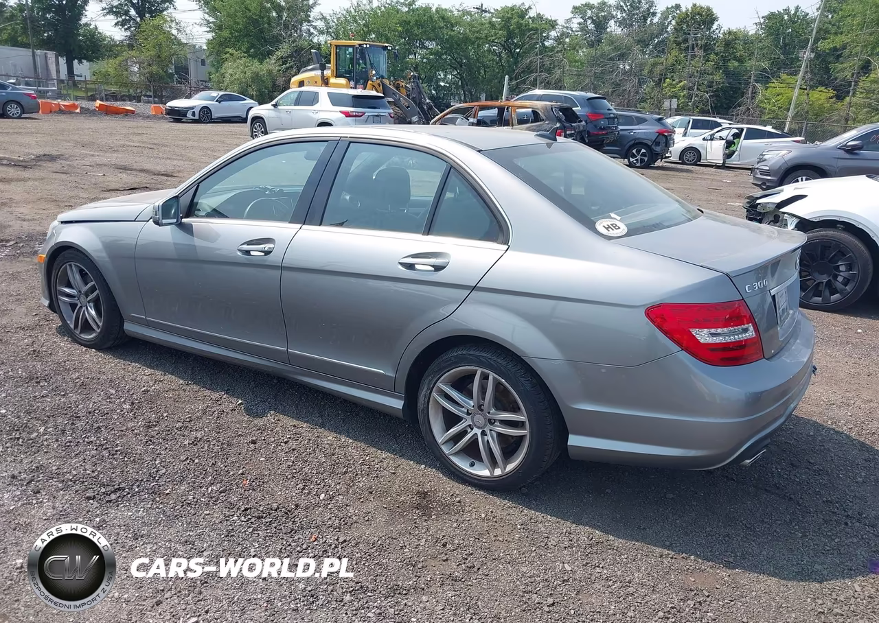 2012 Mercedes-Benz C 300 Sport 4Matic VIN:WDDGF8BB8CR208000 - 3