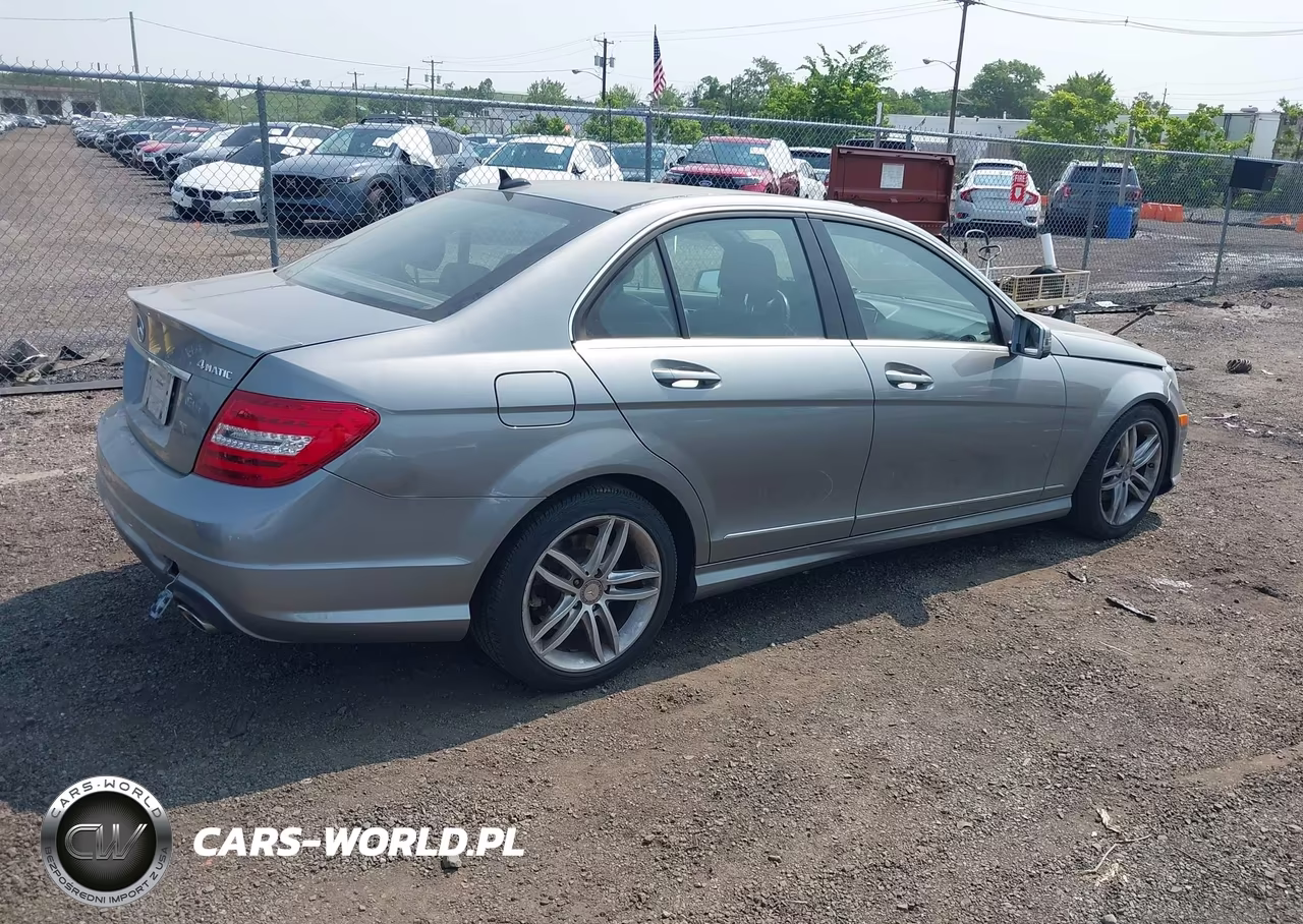 2012 Mercedes-Benz C 300 Sport 4Matic VIN:WDDGF8BB8CR208000 - 4