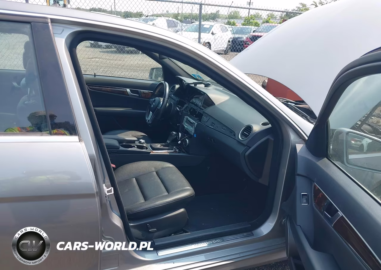 2012 Mercedes-Benz C 300 Sport 4Matic VIN:WDDGF8BB8CR208000 - 5