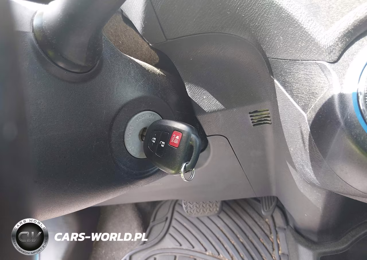 2014 Toyota Prius C One VIN:JTDKDTB36E1085885 - 11