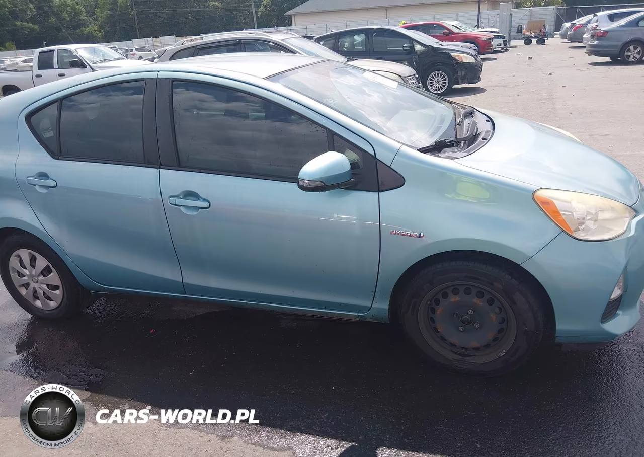 2014 Toyota Prius C One VIN:JTDKDTB36E1085885 - 13