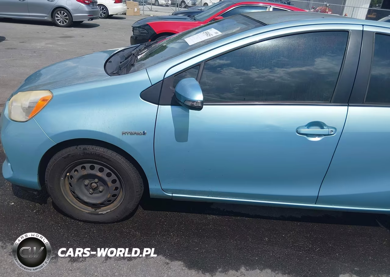 2014 Toyota Prius C One VIN:JTDKDTB36E1085885 - 14