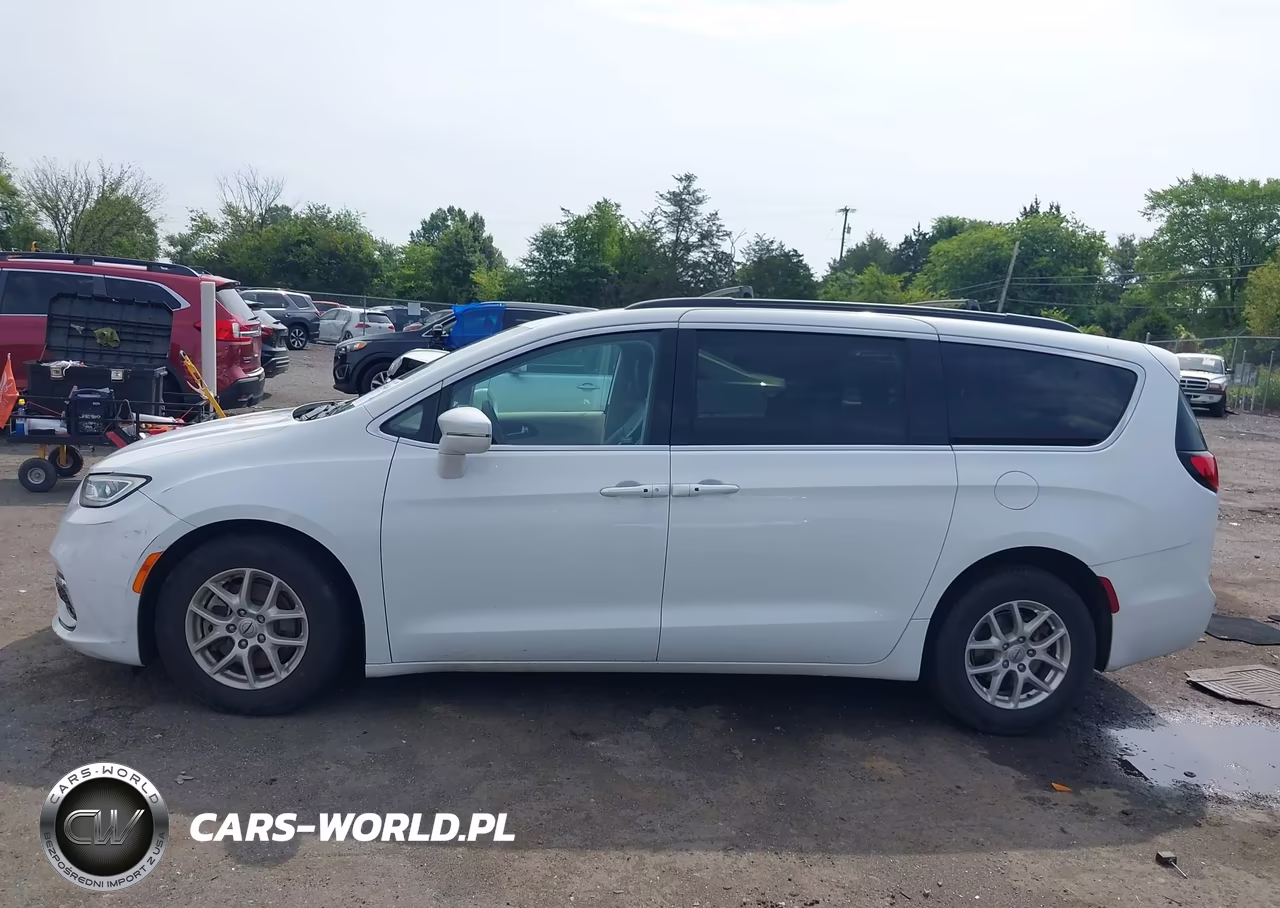 2022 Chrysler Pacifica Touring L VIN:2C4RC1BG2NR168296 - 14