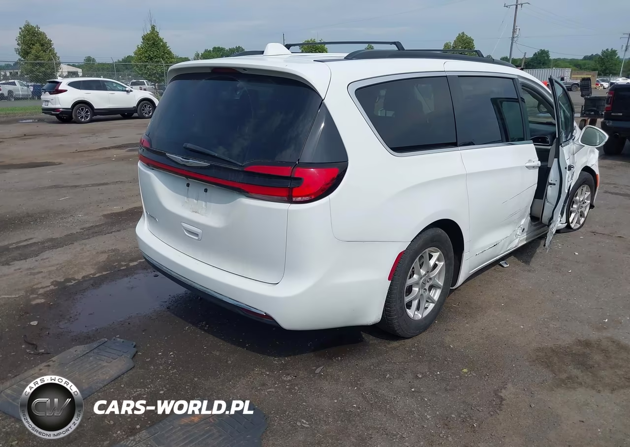 2022 Chrysler Pacifica Touring L VIN:2C4RC1BG2NR168296 - 4