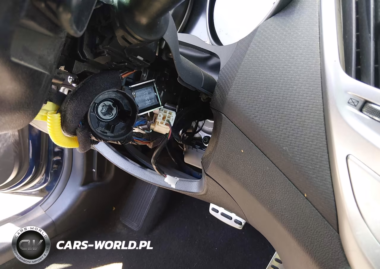 2016 Hyundai Veloster VIN:KMHTC6AD9GU302684 - 6