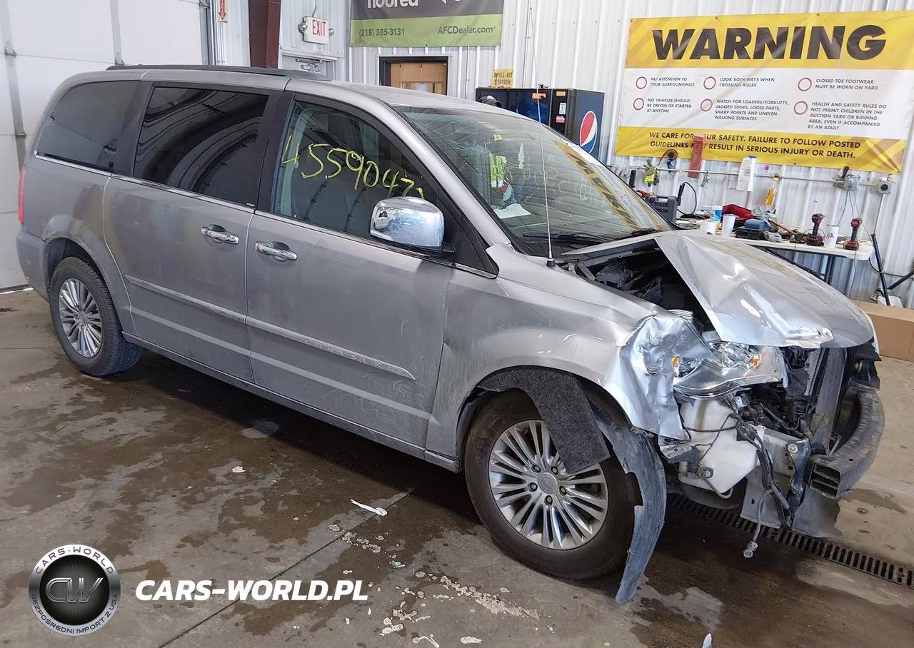 2013 Chrysler Town & Country Touring-L