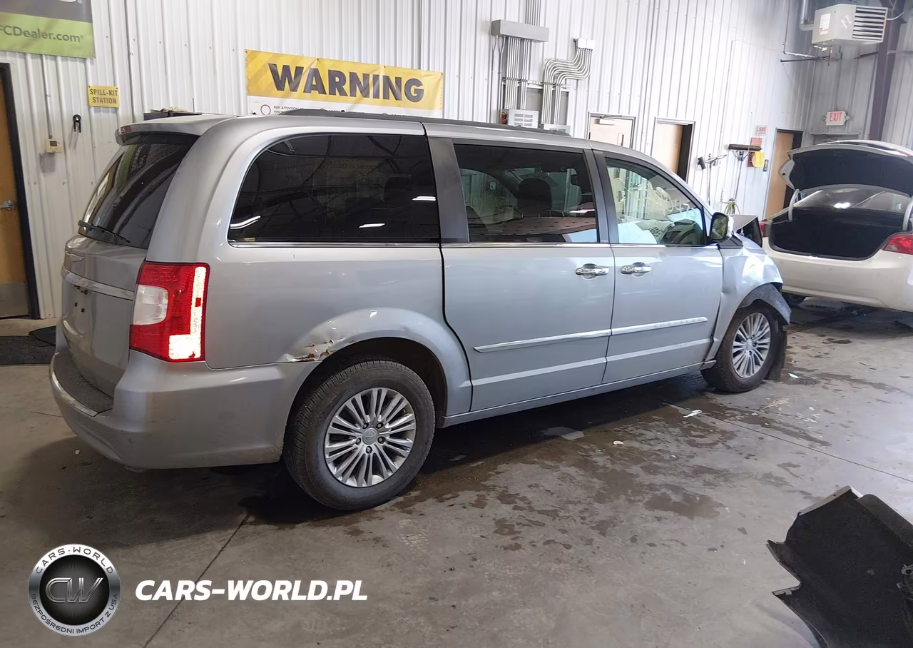 2013 Chrysler Town & Country Touring-L VIN:2C4RC1CG7DR623267 - 4