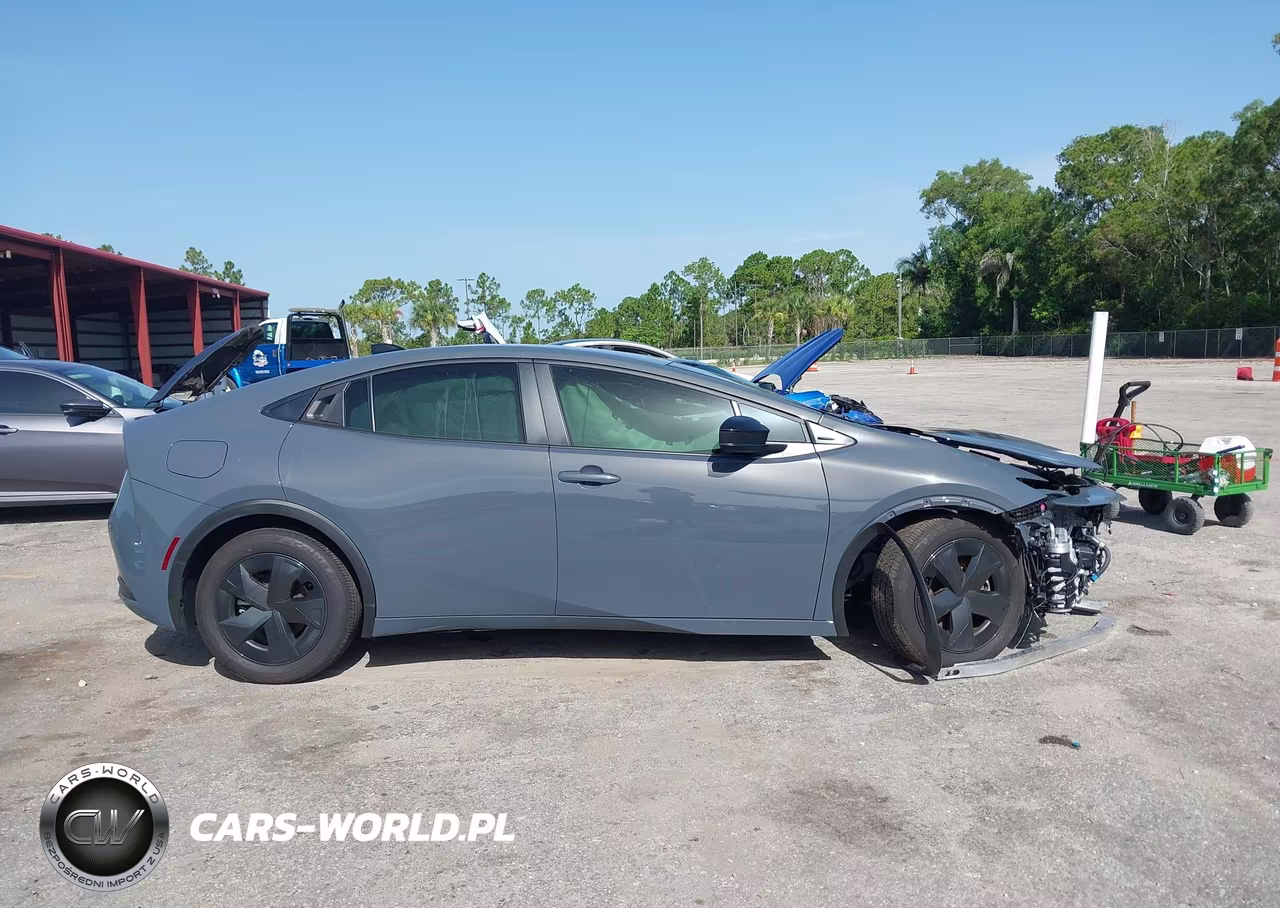 2026 Toyota Prius Plug-In Hybrid Se VIN:JTDACACU6T3062859 - 13