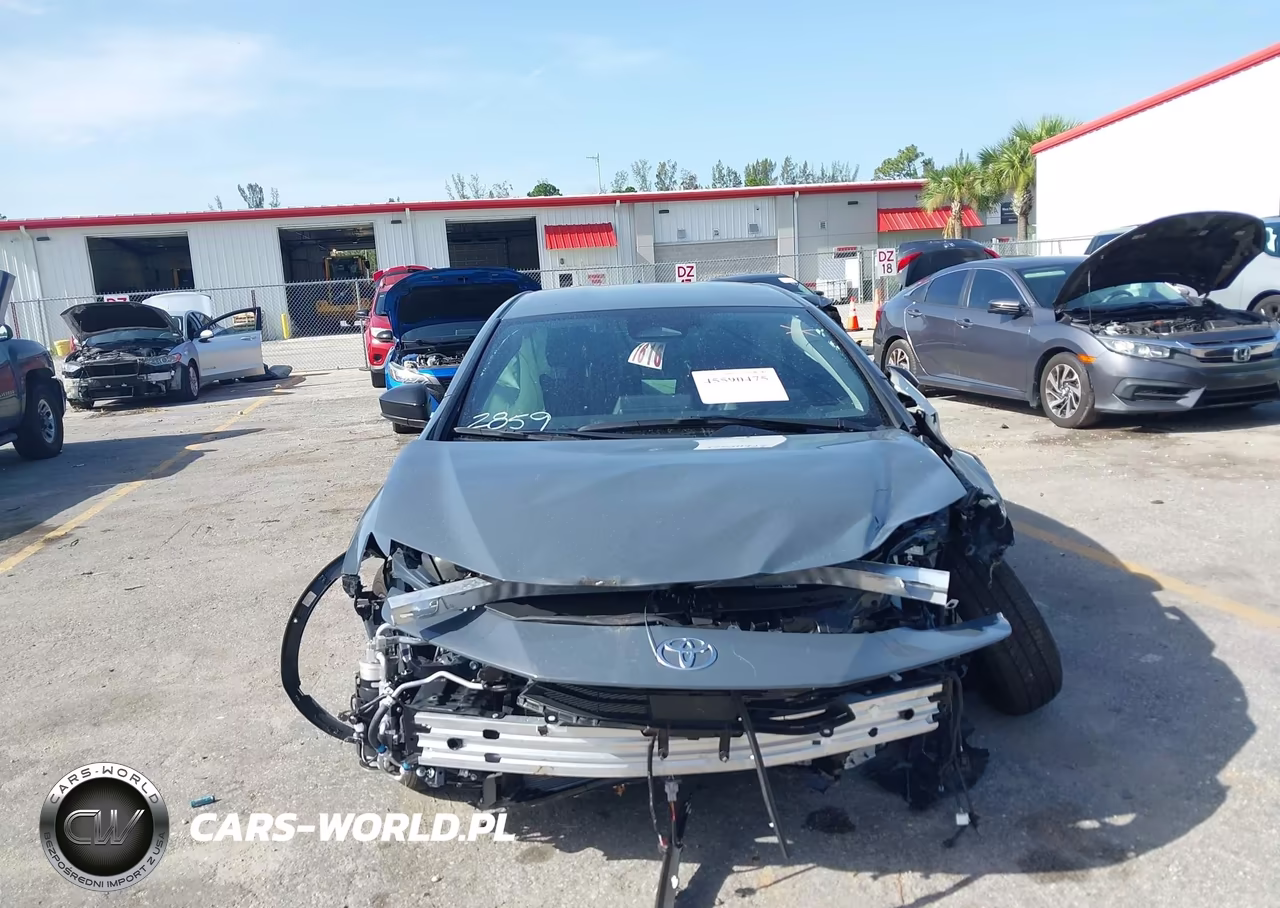 2026 Toyota Prius Plug-In Hybrid Se VIN:JTDACACU6T3062859 - 6