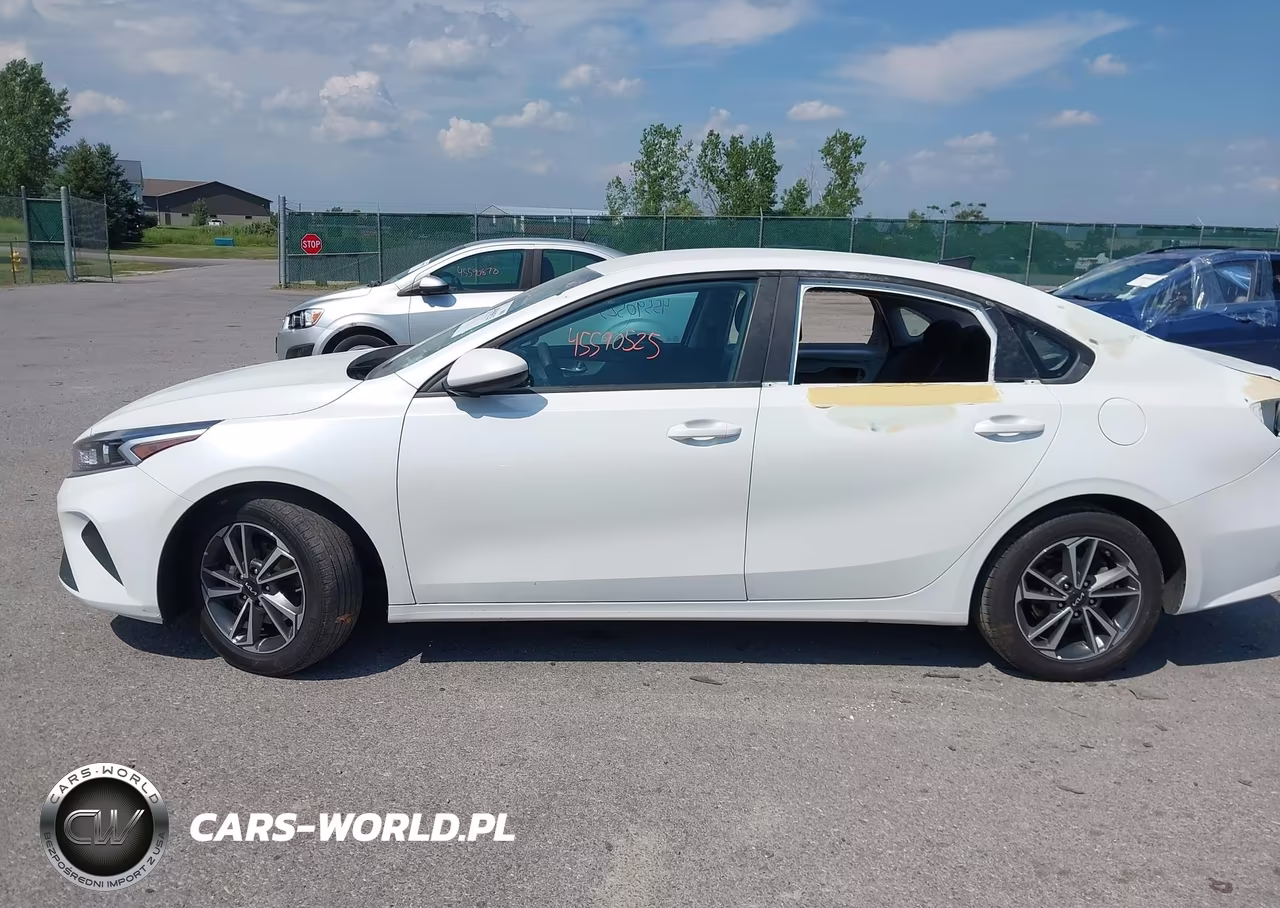 2023 Kia Forte Lxs VIN:3KPF24AD5PE646374 - 14