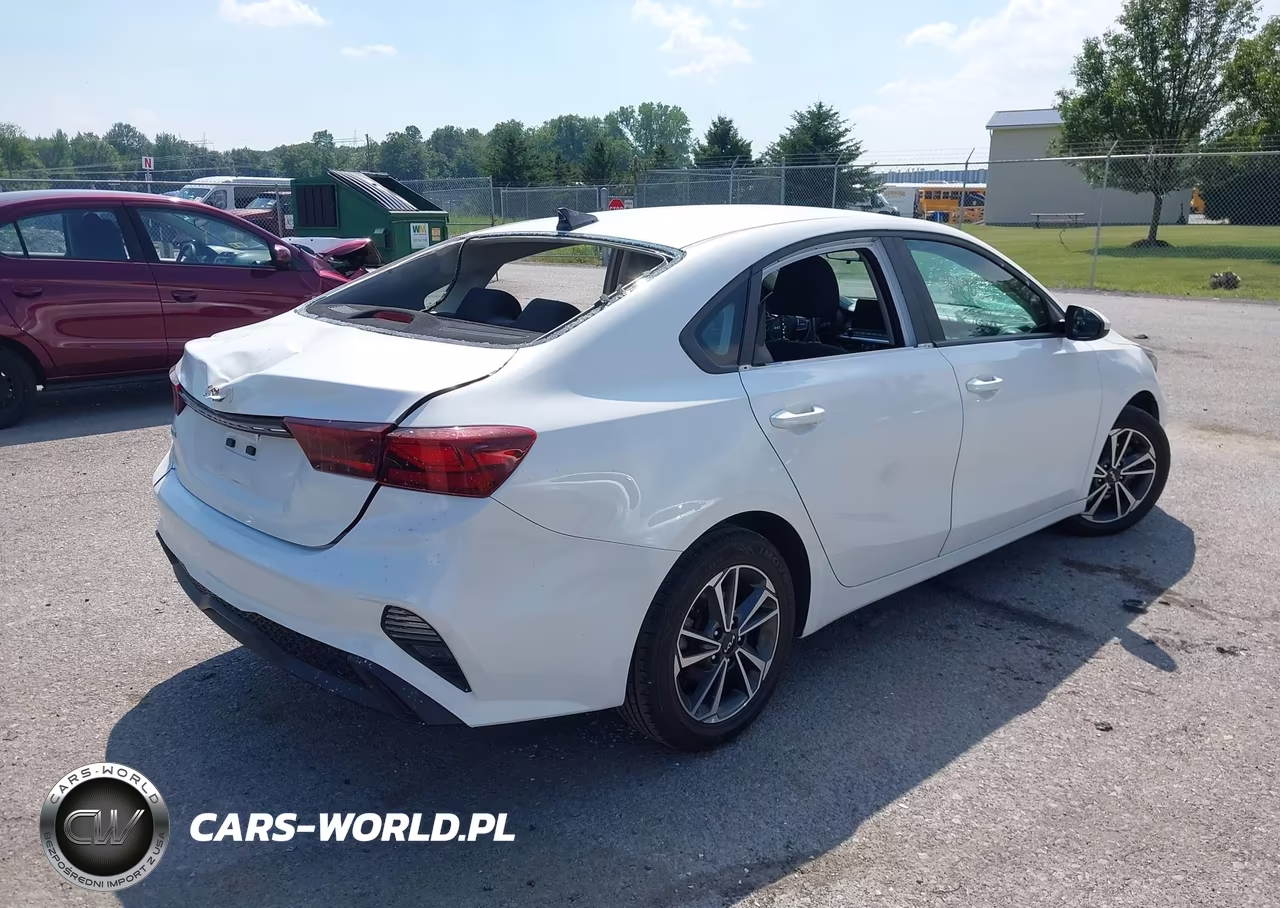 2023 Kia Forte Lxs VIN:3KPF24AD5PE646374 - 4