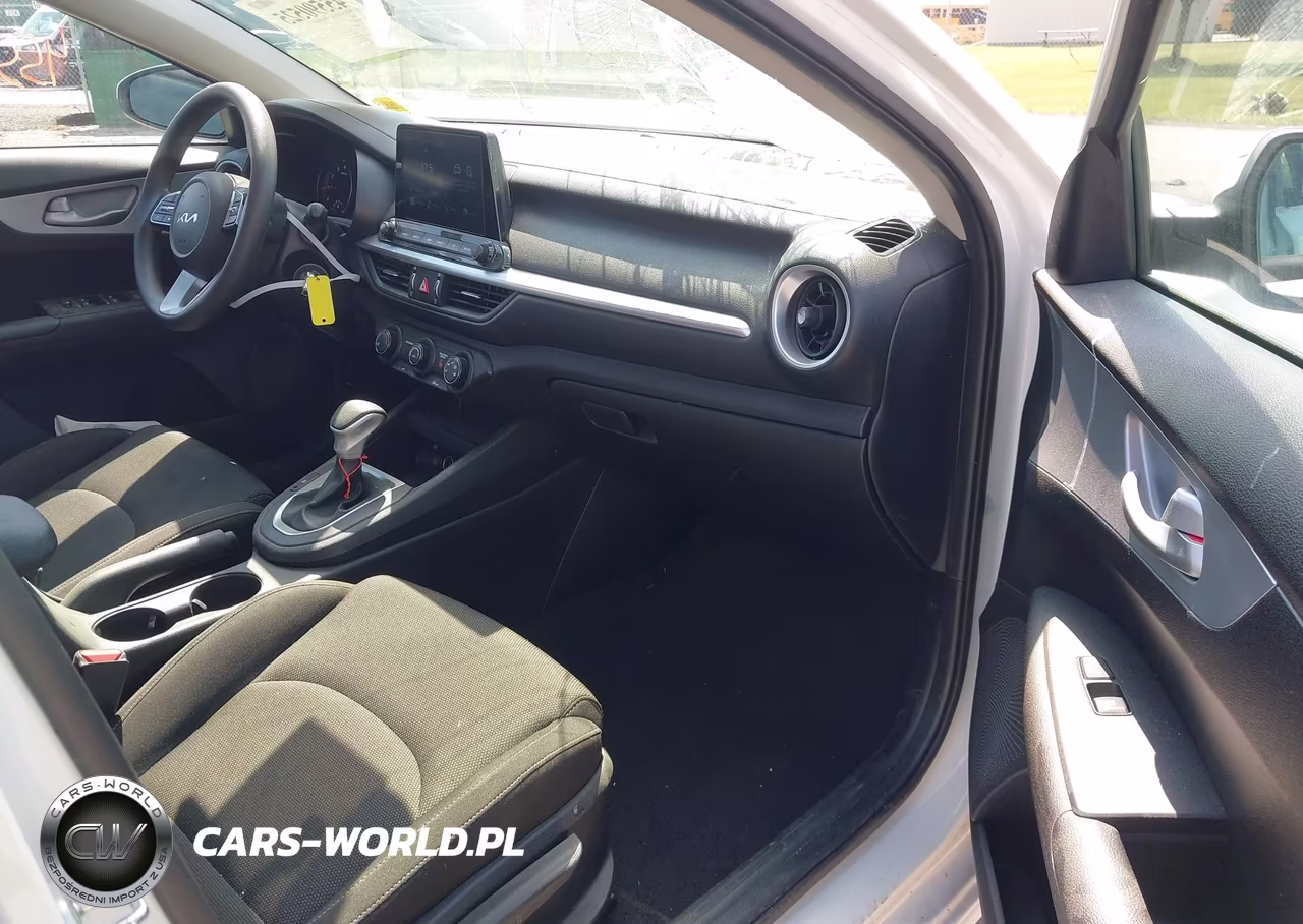 2023 Kia Forte Lxs VIN:3KPF24AD5PE646374 - 5
