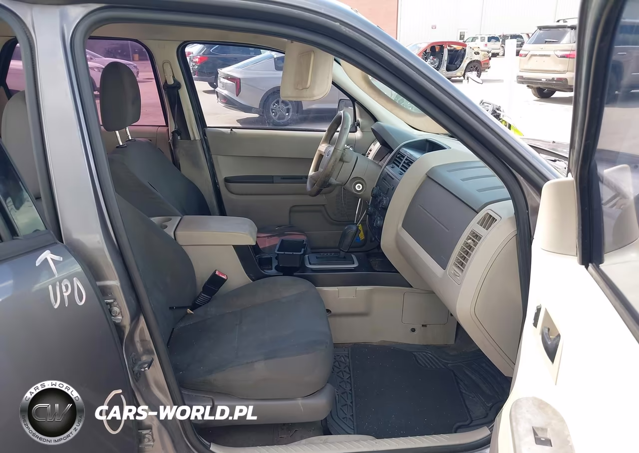 2010 Ford Escape Xls VIN:1FMCU0C7XAKA70259 - 5