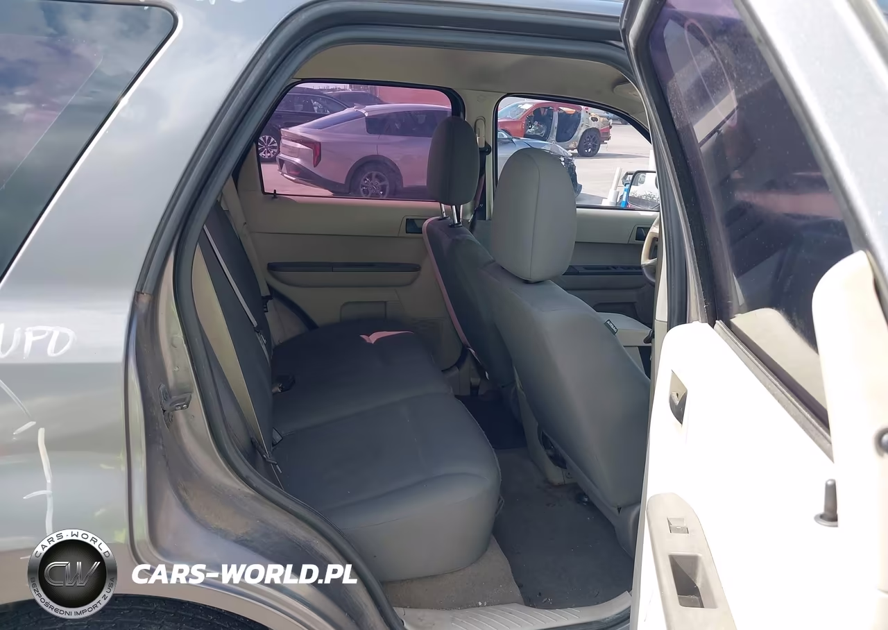 2010 Ford Escape Xls VIN:1FMCU0C7XAKA70259 - 8