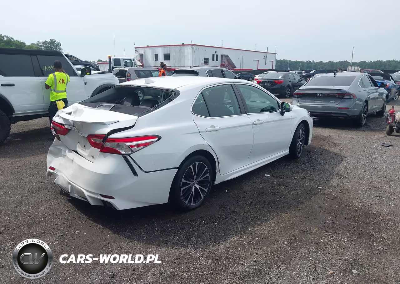 2020 Toyota Camry Se VIN:4T1G11AK5LU885998 - 4