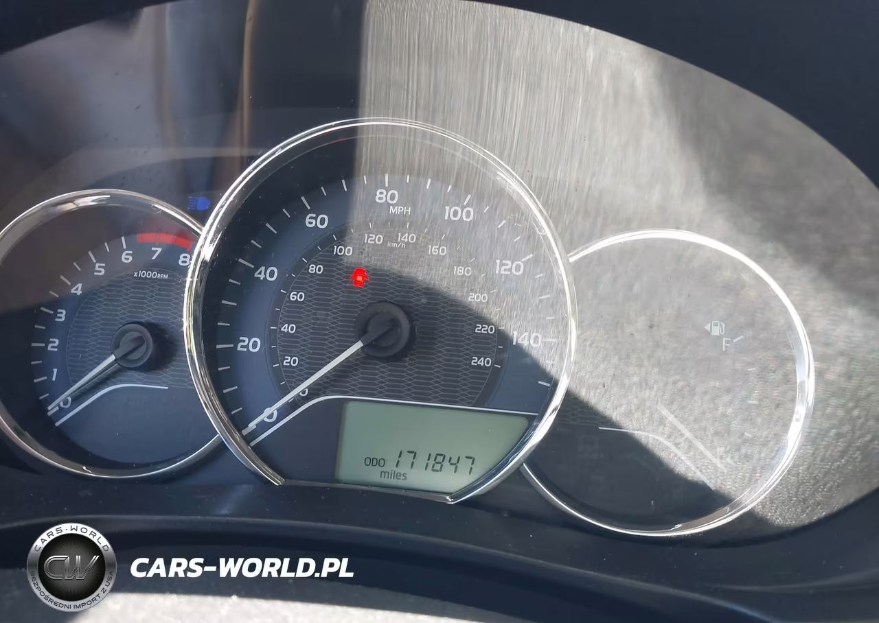2015 Toyota Corolla Le VIN:2T1BURHE1FC262612 - 16