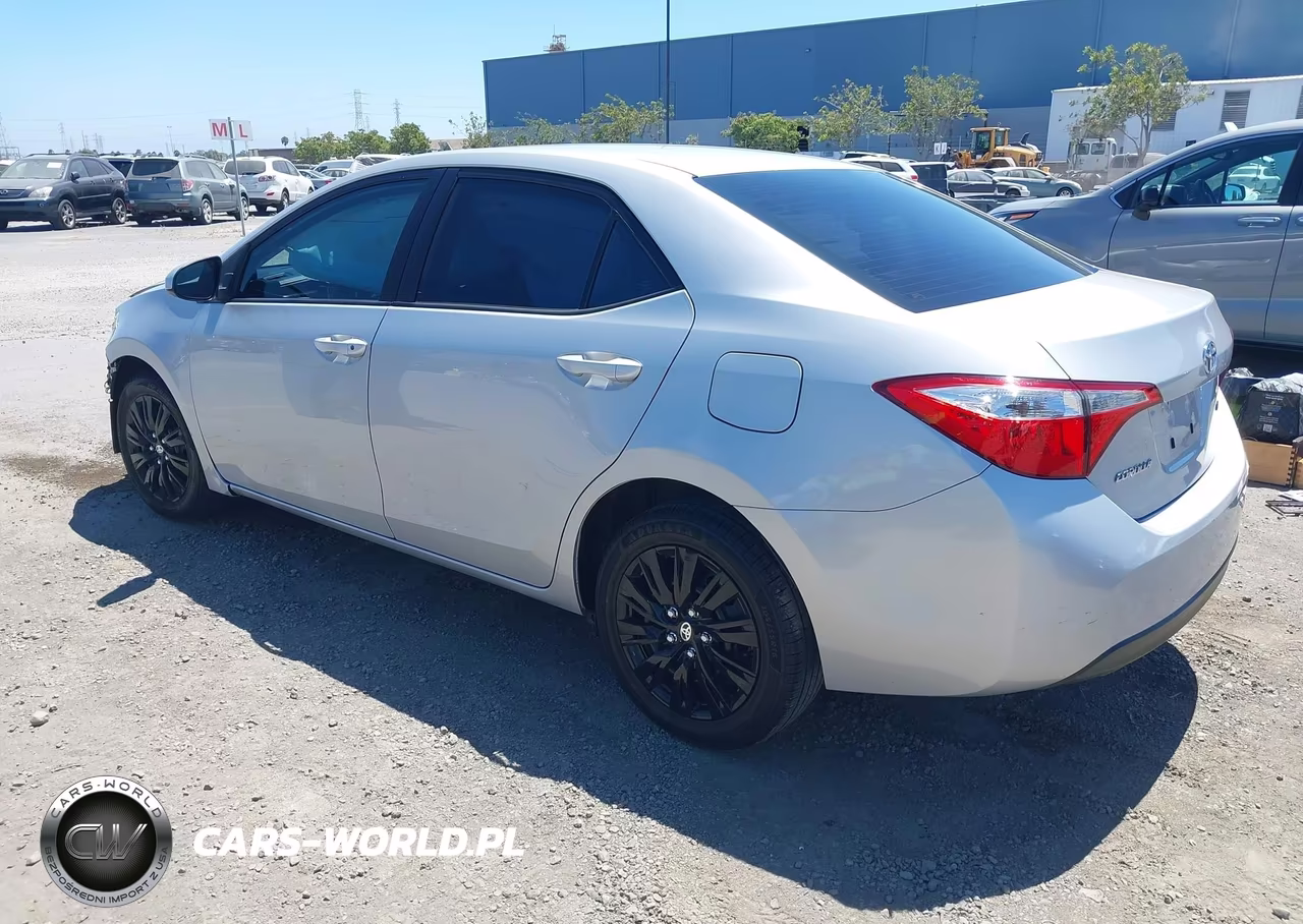 2015 Toyota Corolla Le VIN:2T1BURHE1FC262612 - 3
