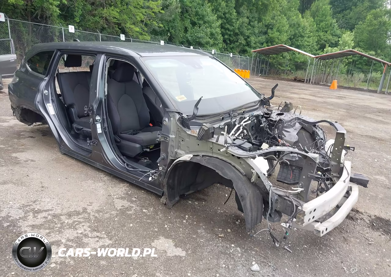 2021 Toyota Highlander Le – zdjęcie 1 z 16