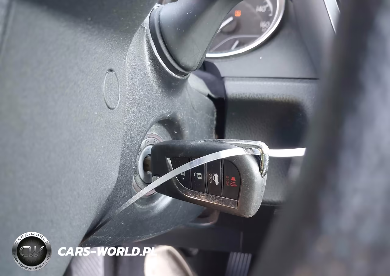 2018 Toyota Camry Le VIN:4T1B11HK6JU093002 - 11