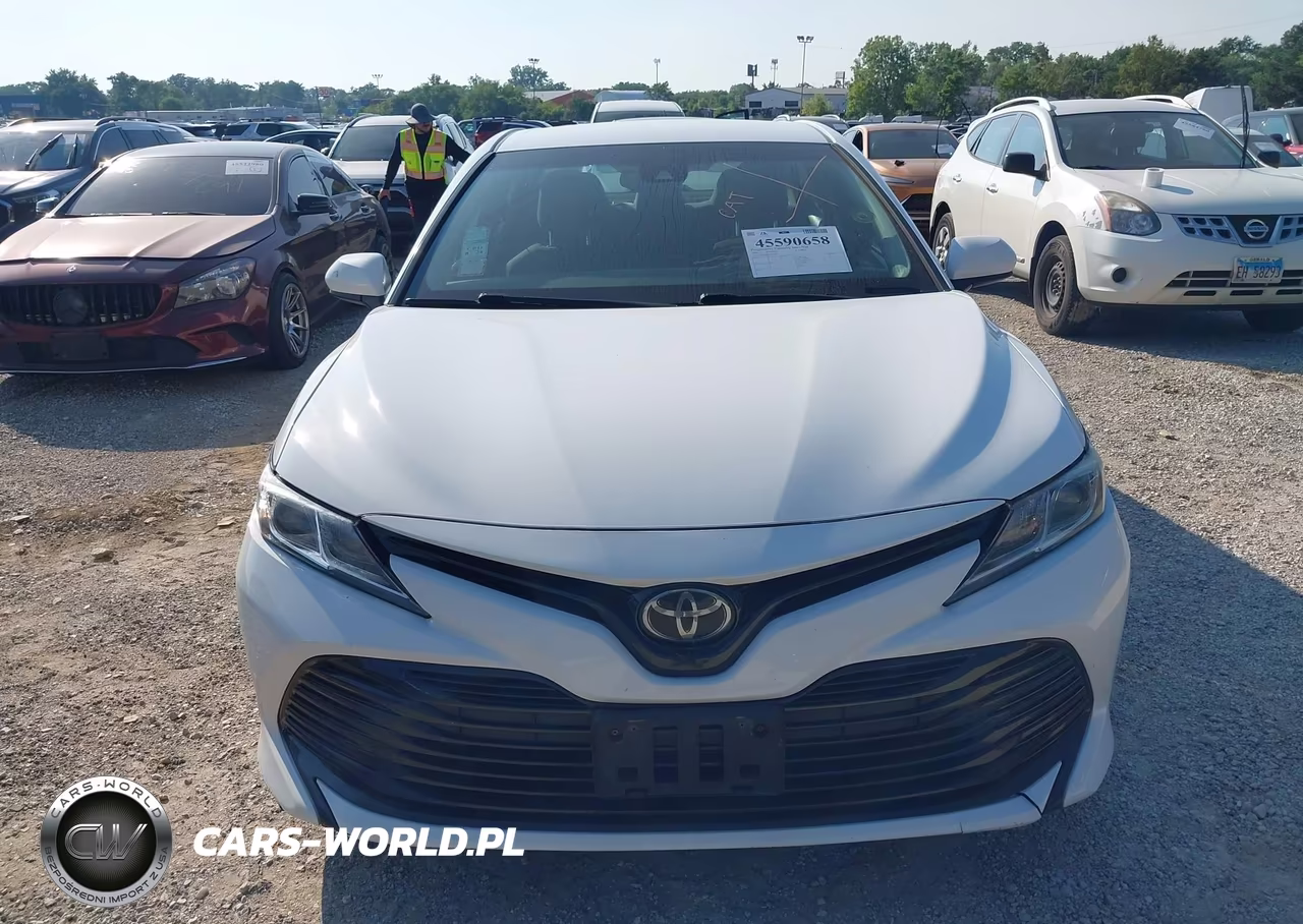 2018 Toyota Camry Le VIN:4T1B11HK6JU093002 - 6