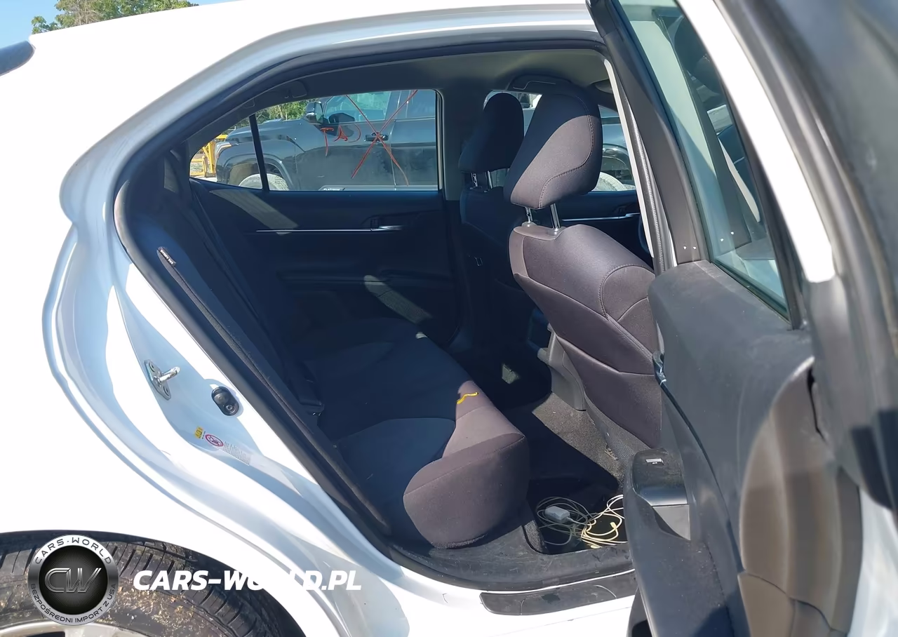 2018 Toyota Camry Le VIN:4T1B11HK6JU093002 - 8
