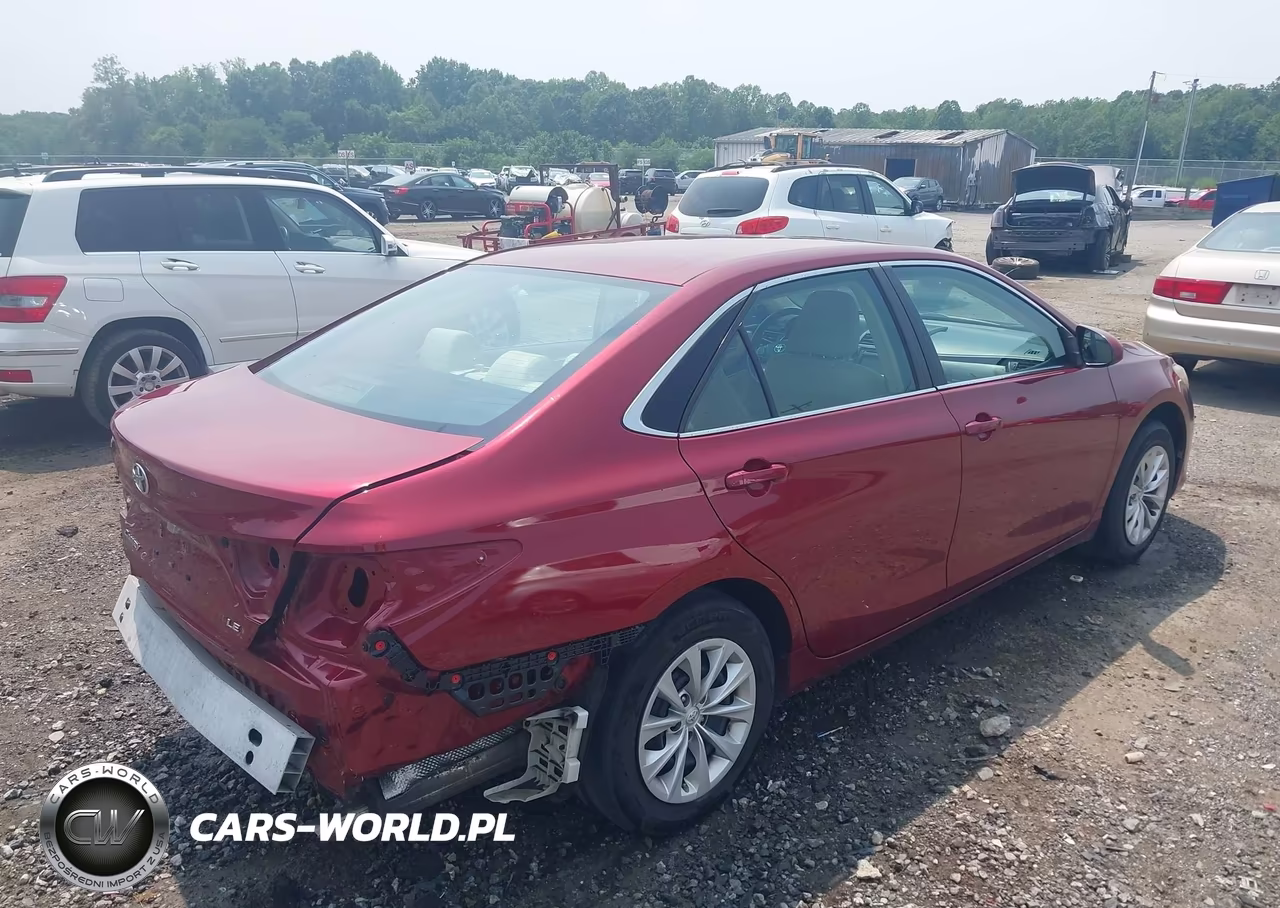 2017 Toyota Camry Le VIN:4T1BF1FK0HU630686 - 4